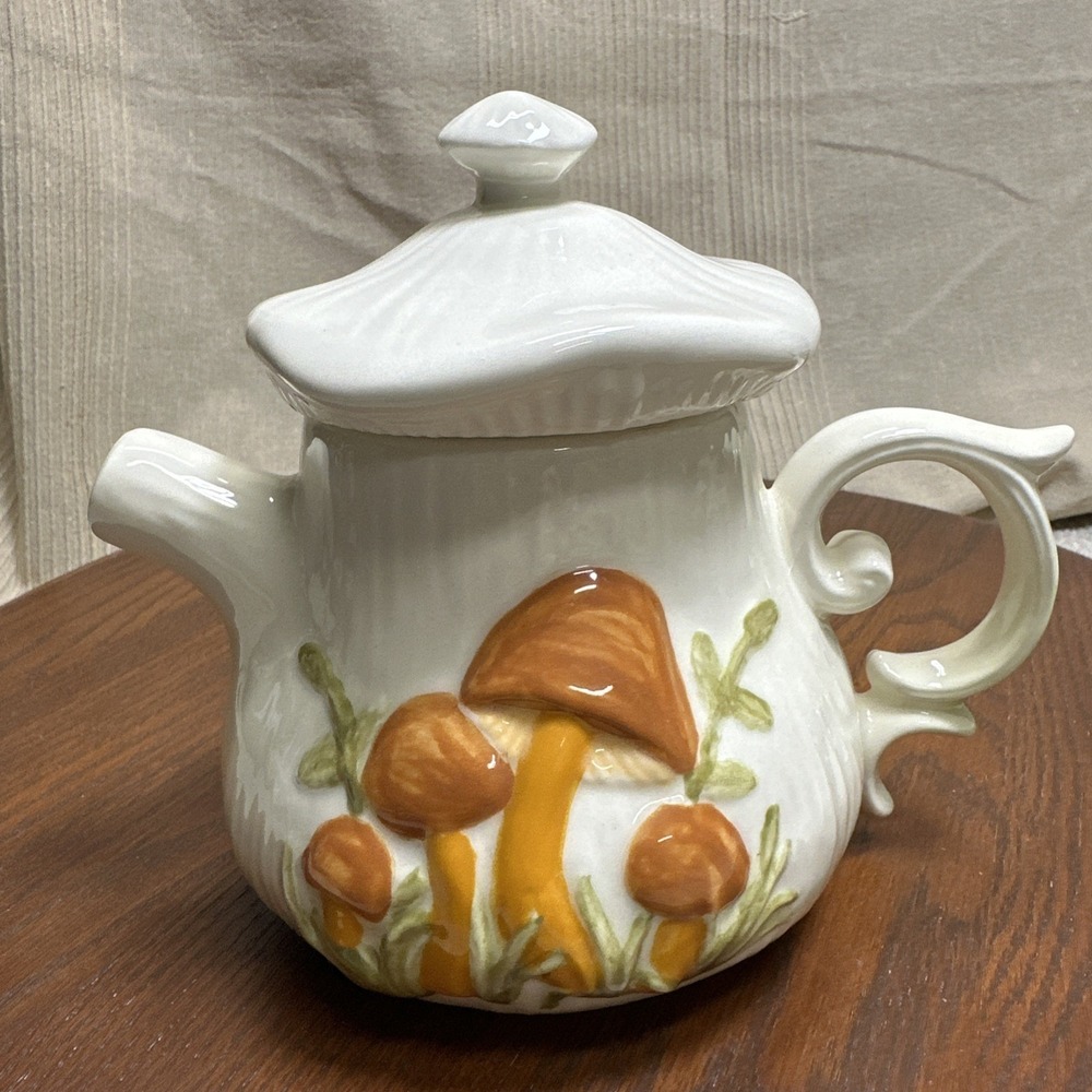 Vintage 1970's Arnels Ceramic 3D Mushroom Teapot  w/ Lid & Handle CottageCore